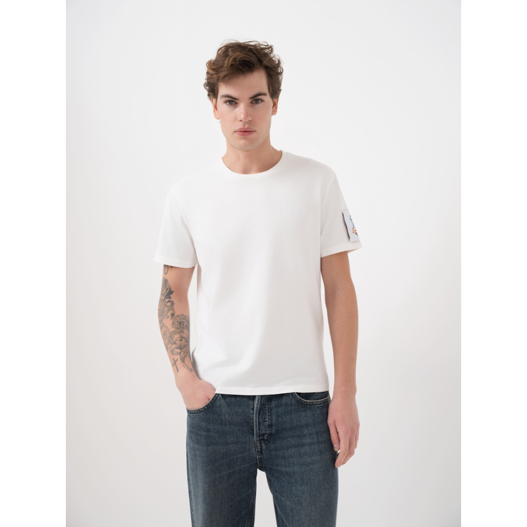 T-shirt con etichetta e logo effetto velluto